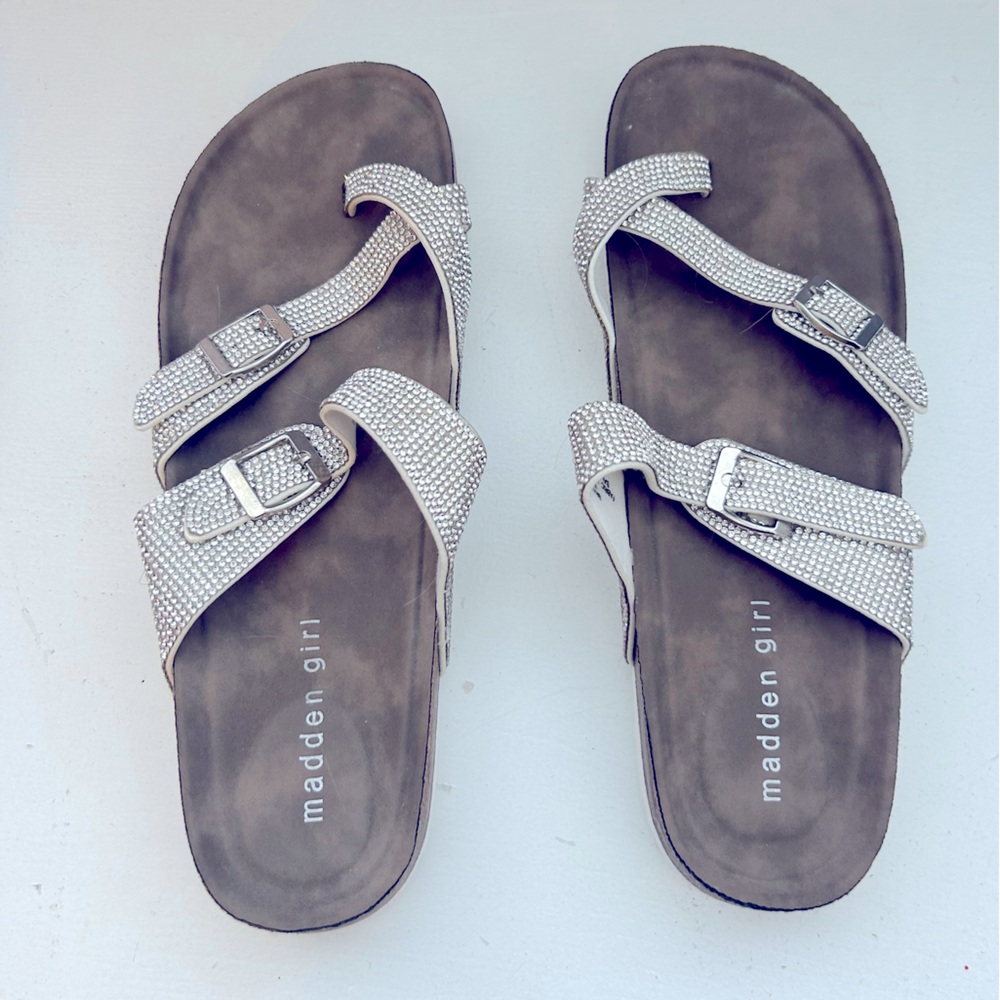 WOMEN'S MADDEN GIRL BUNNY FOOTBED SANDALS Size 10 Women
Worn maybe twice